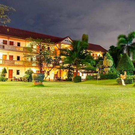 Pn Gold Resort Бангсен Екстер'єр фото