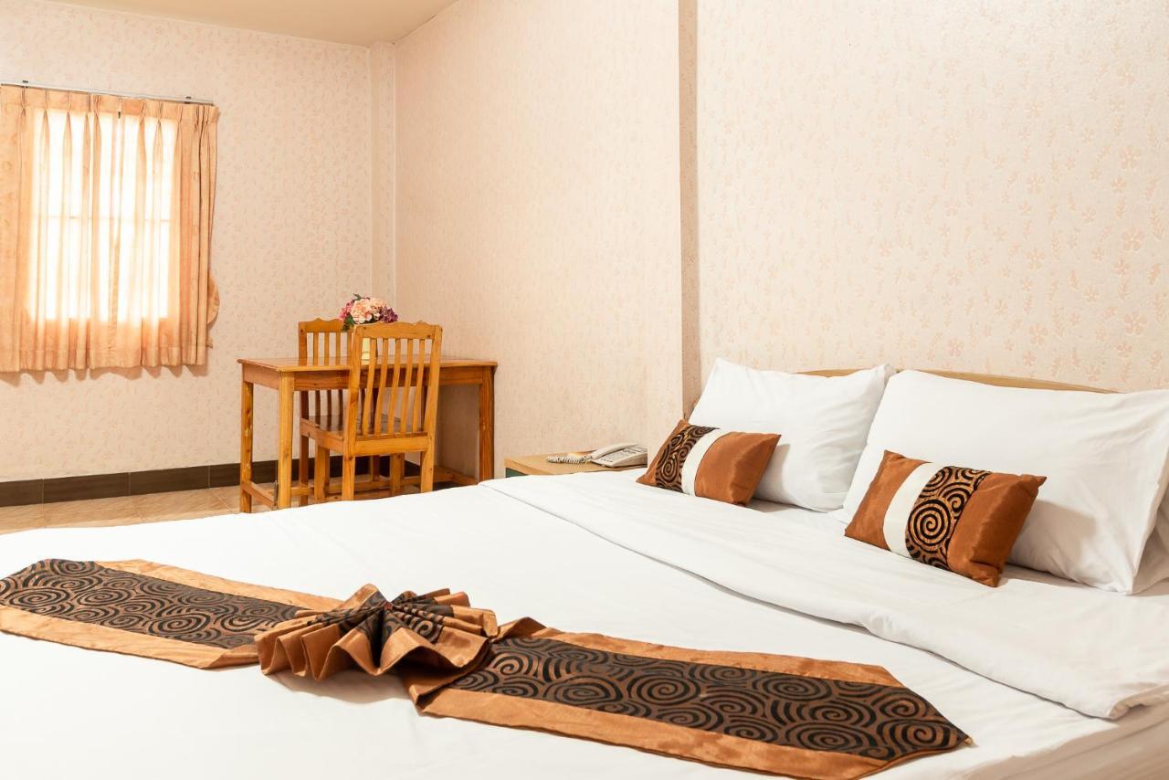 Pn Gold Resort Бангсен Екстер'єр фото