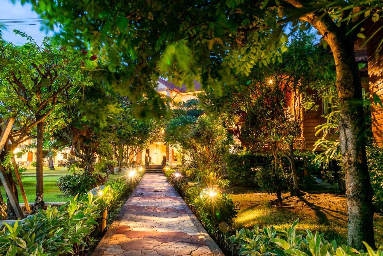 Pn Gold Resort Бангсен Екстер'єр фото